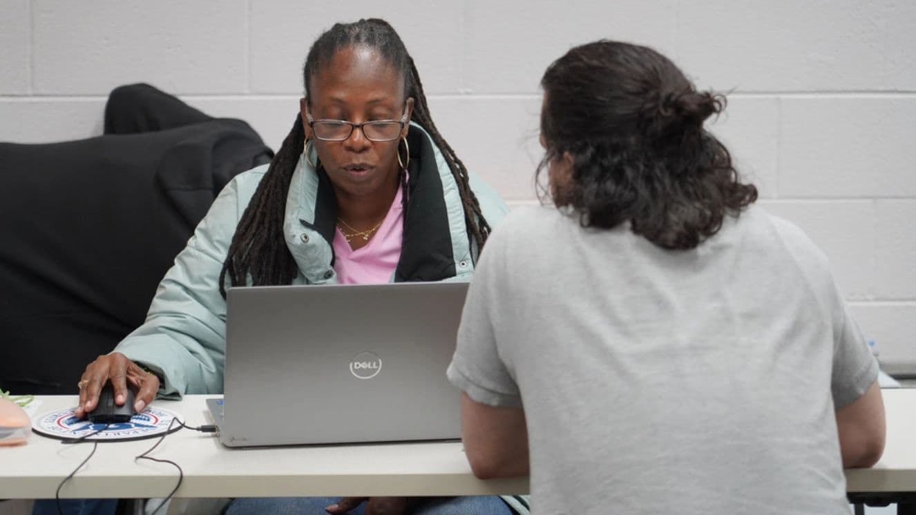 A veteran gets assistance with navigating the VA loan appraisal process.