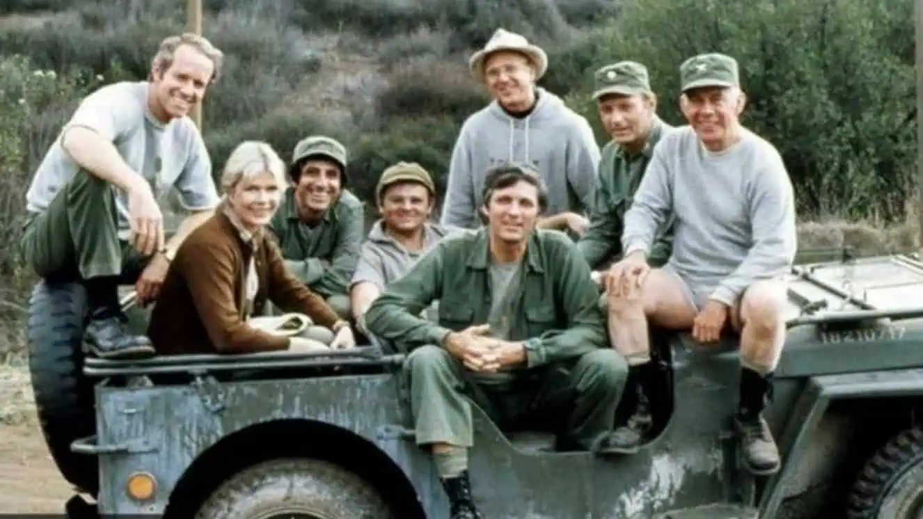 The cast of MASH the tv show