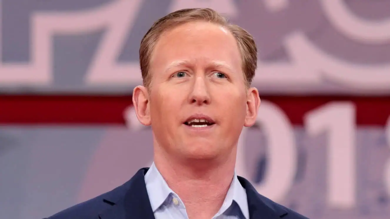 Robert O'Neill speaking at the 2018 CPAC in National Harbor, Maryland.