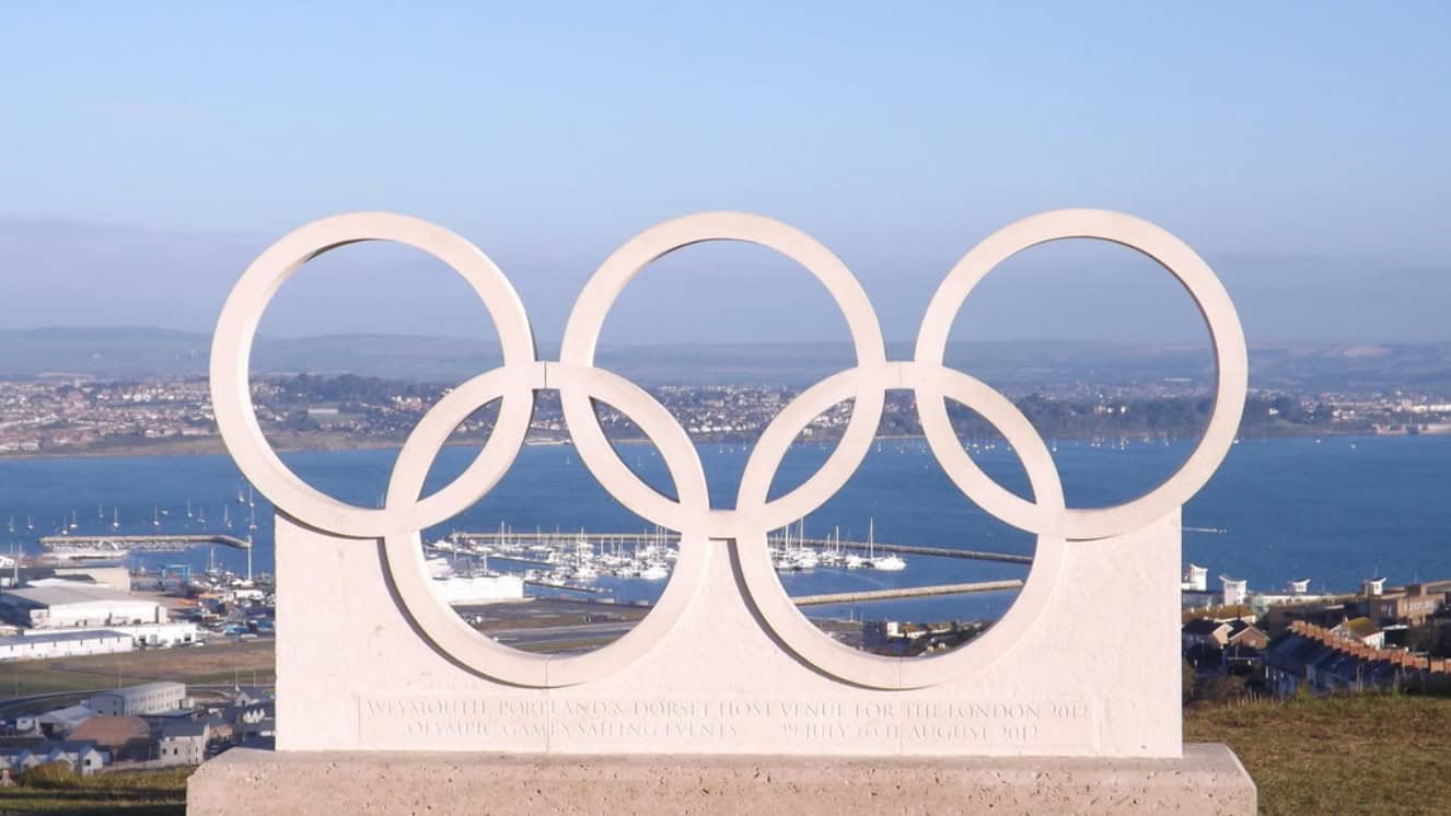 A statue of the Olympic rings representing the Olympics 2024.