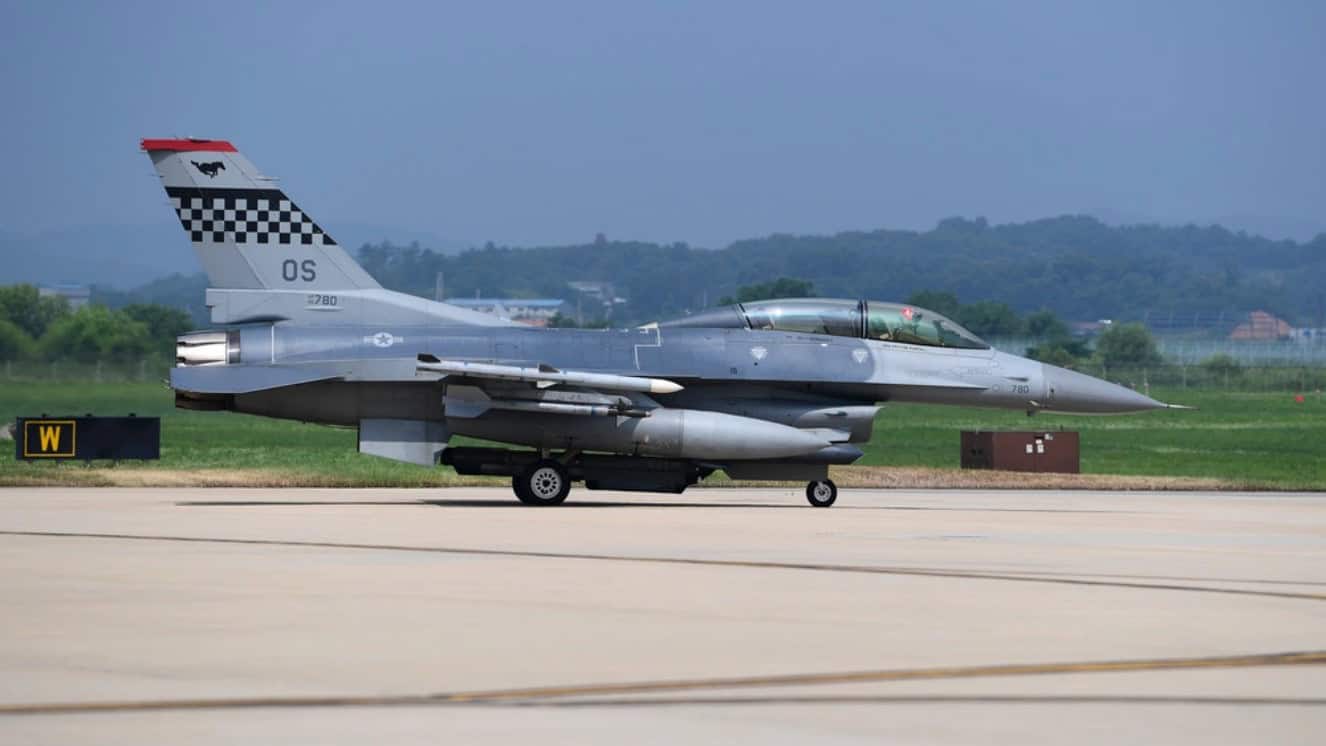 f16 fighter jet launched for the first time in 186 days after being grounded at Osan Air Base, Republic of Korea, July 9, 2020.
