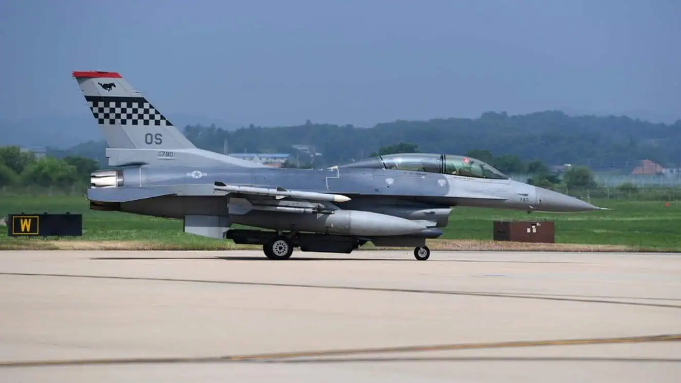 f16 fighter jet launched for the first time in 186 days after being grounded at Osan Air Base, Republic of Korea, July 9, 2020.