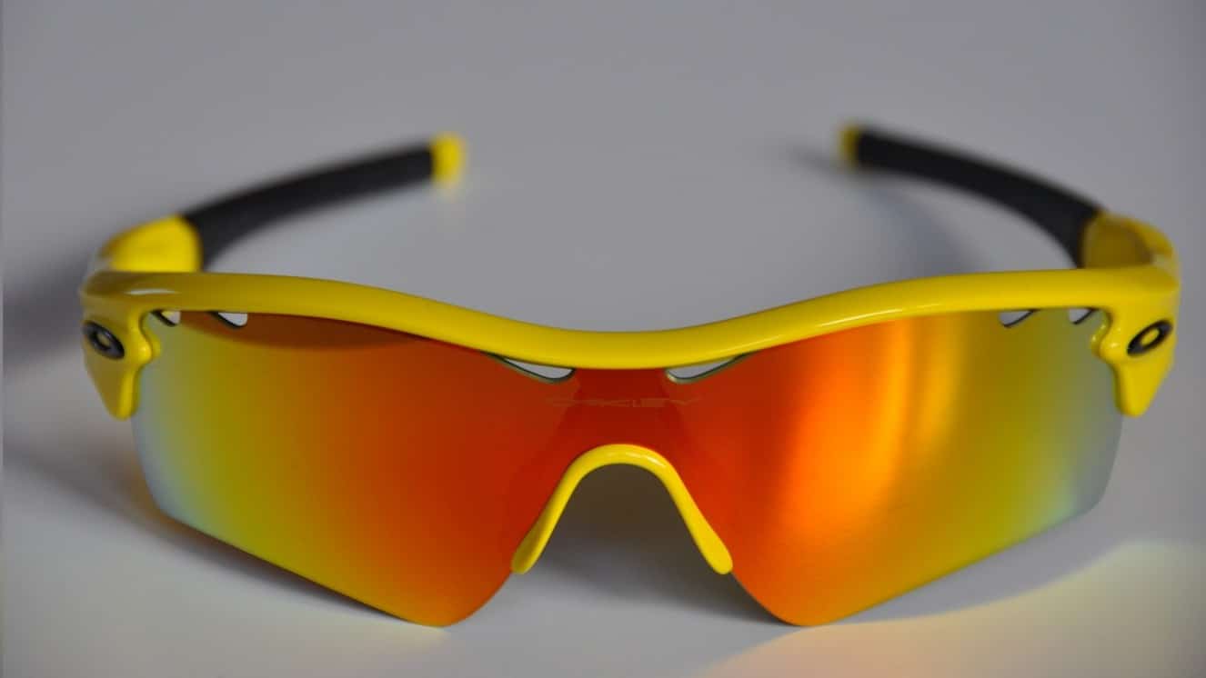 Oakley military discount to buy sunglasses.