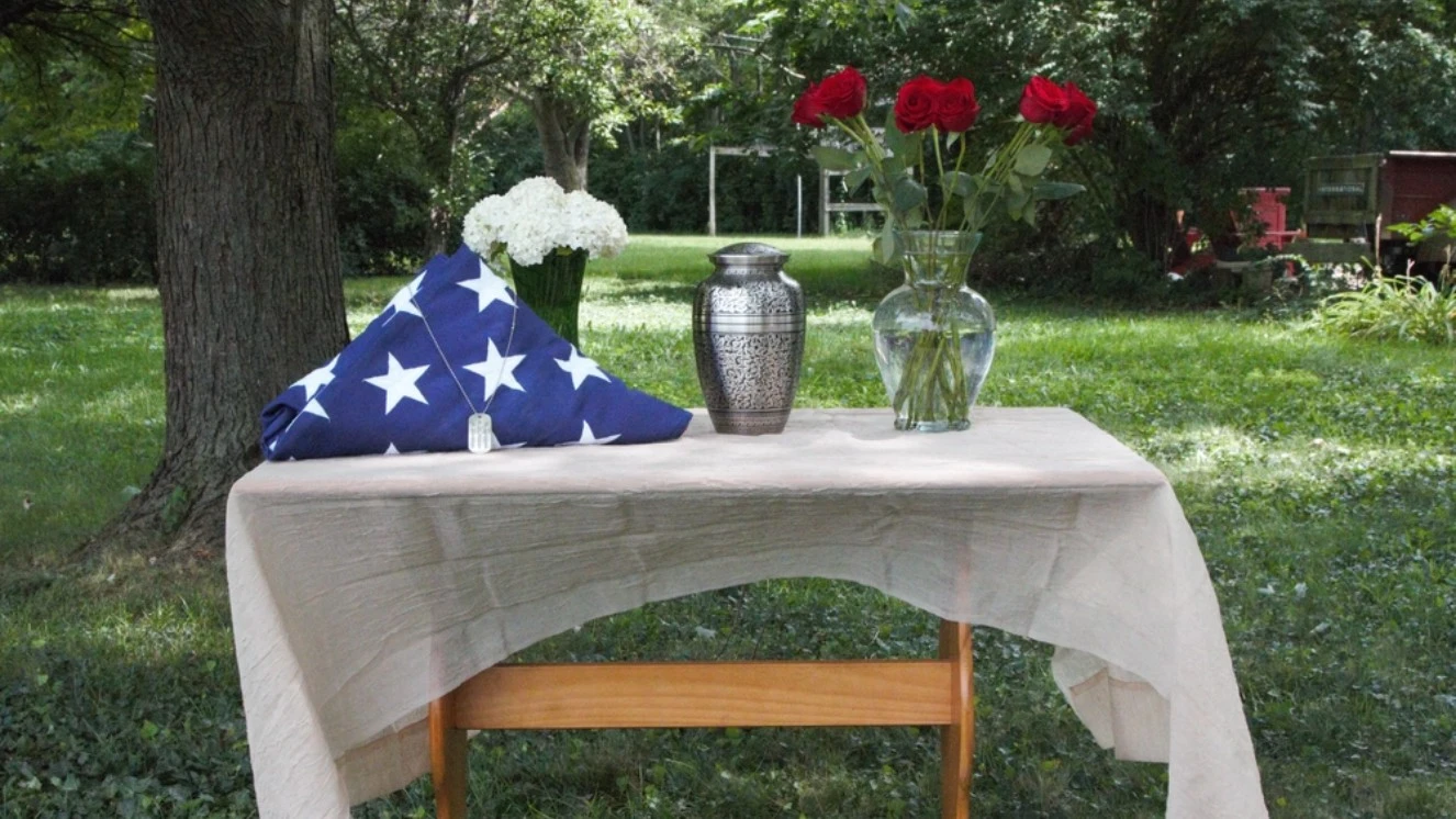 If a Veteran Dies Who Pays for the Funeral? Learn about the process.