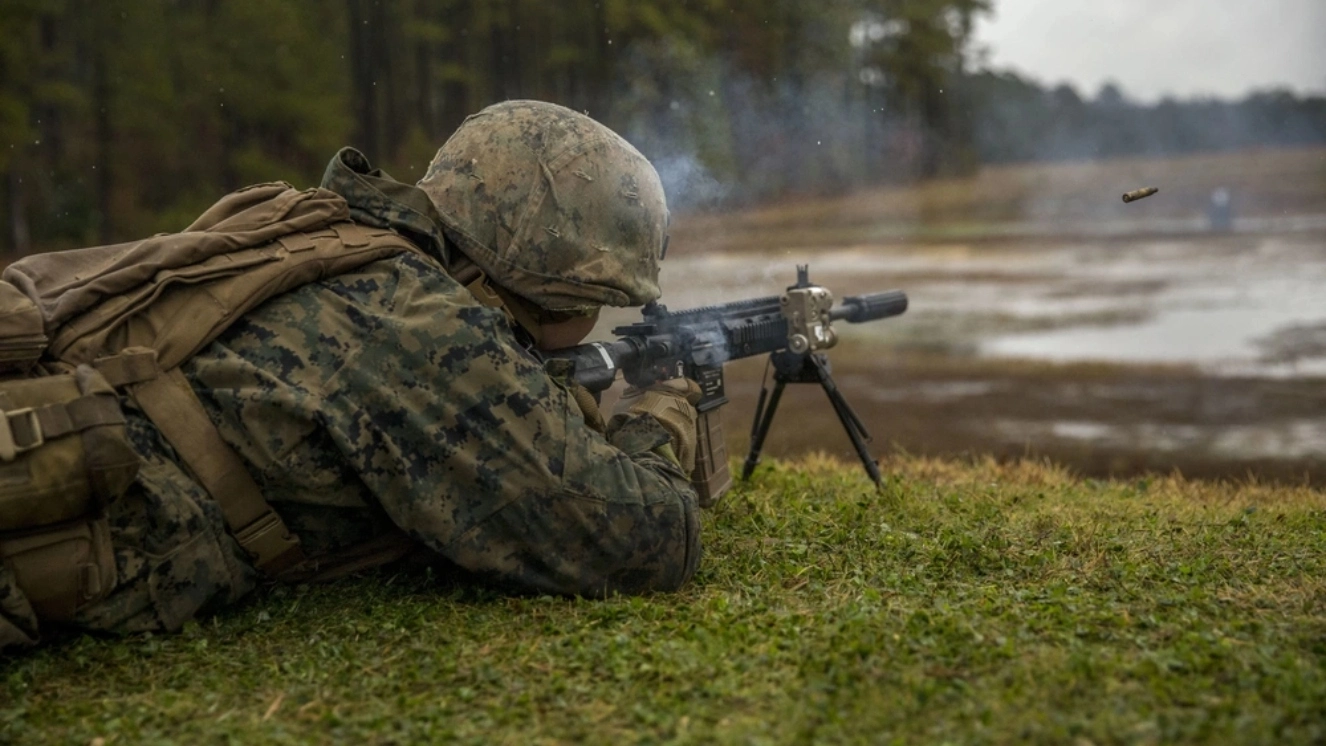 U.S. Marines with 3rd Battalion 8th Marine Regiment fire the M27 Infantry Automatic Rifle during a live-fire weapons exercise at range F-18 on Camp Lejeune, N.C., Dec. 8, 2017 using US Marine Corps weapons.