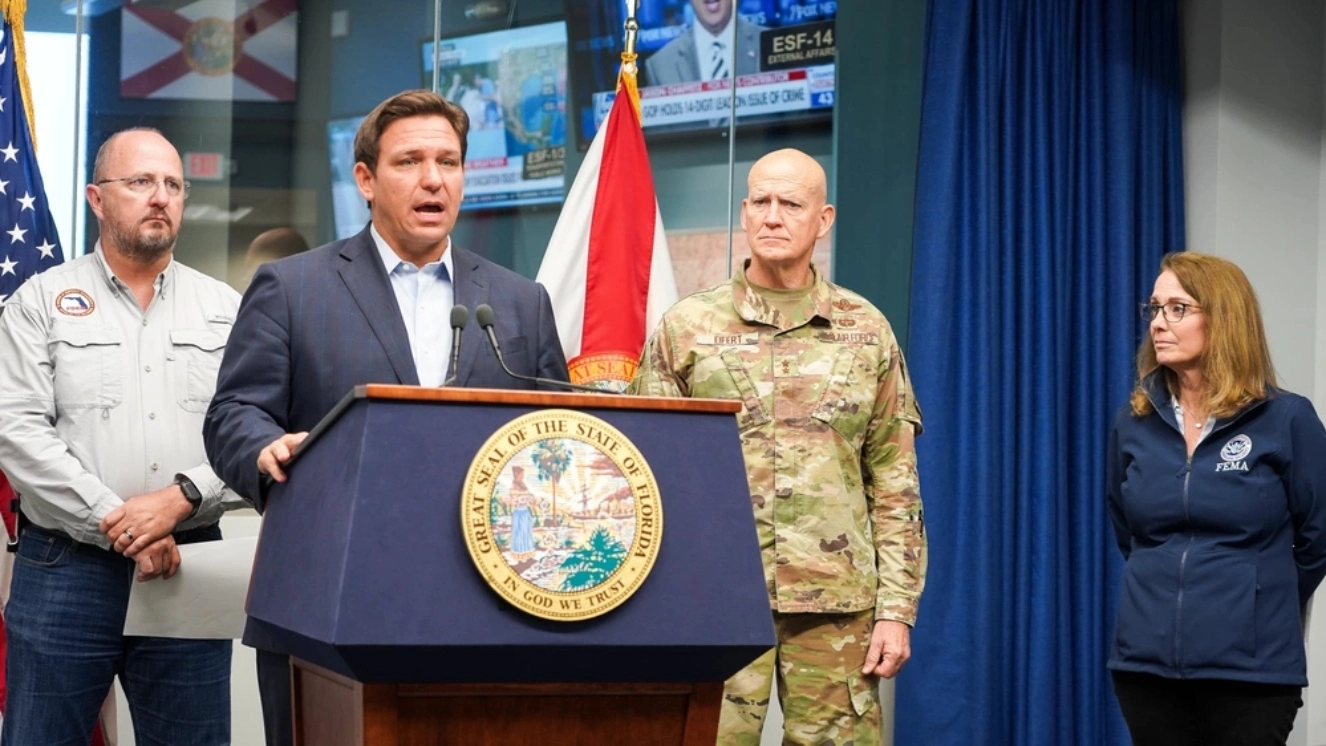 Florida Governor Ron DeSantis (military service) giving a briefing on Hurricane Ian updates along with FDEM Director Kevin Guthrie, National Guard Major General James O. Eifert and FEMA Region 4 Administrator Gracia Szczech